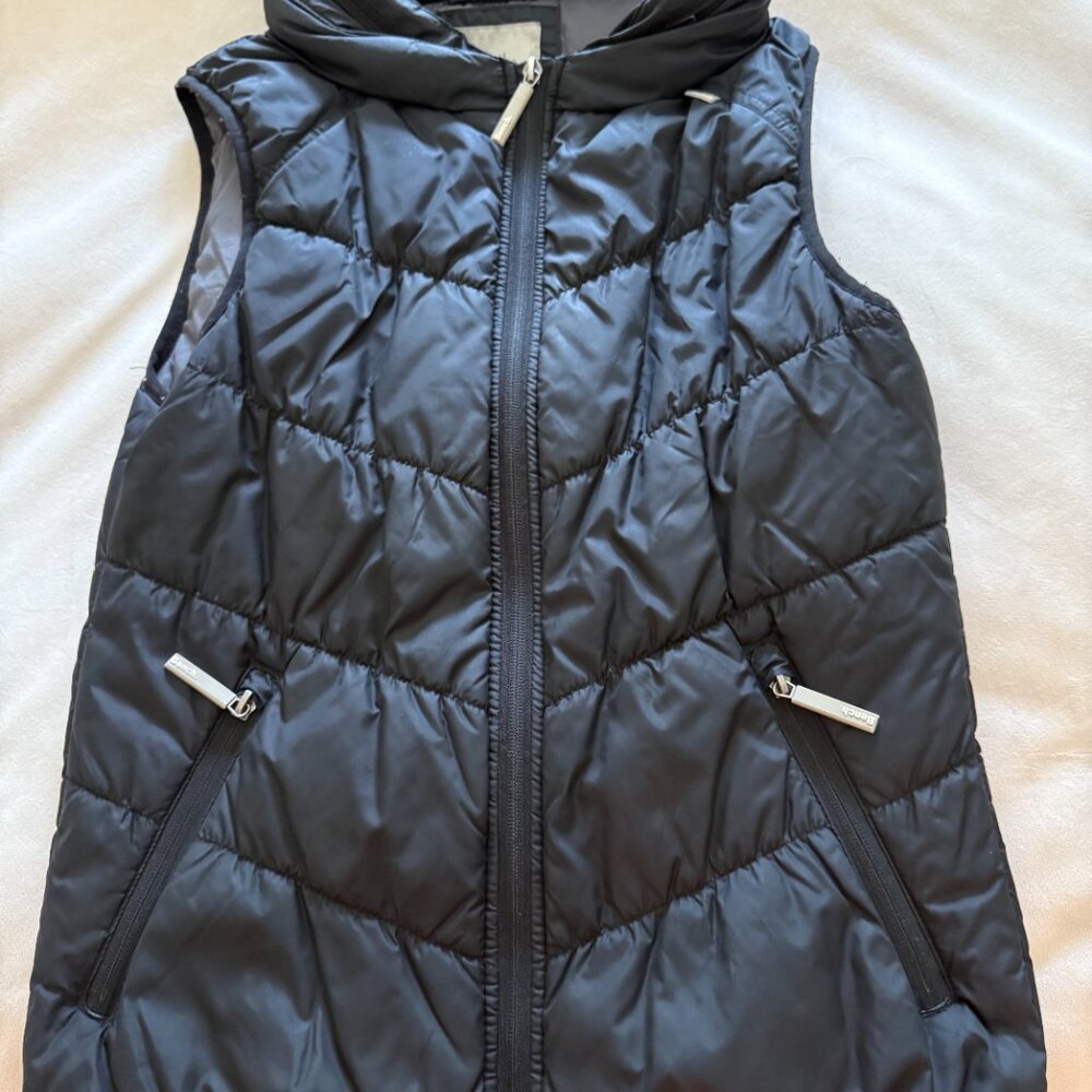 Black hooded puffer vest